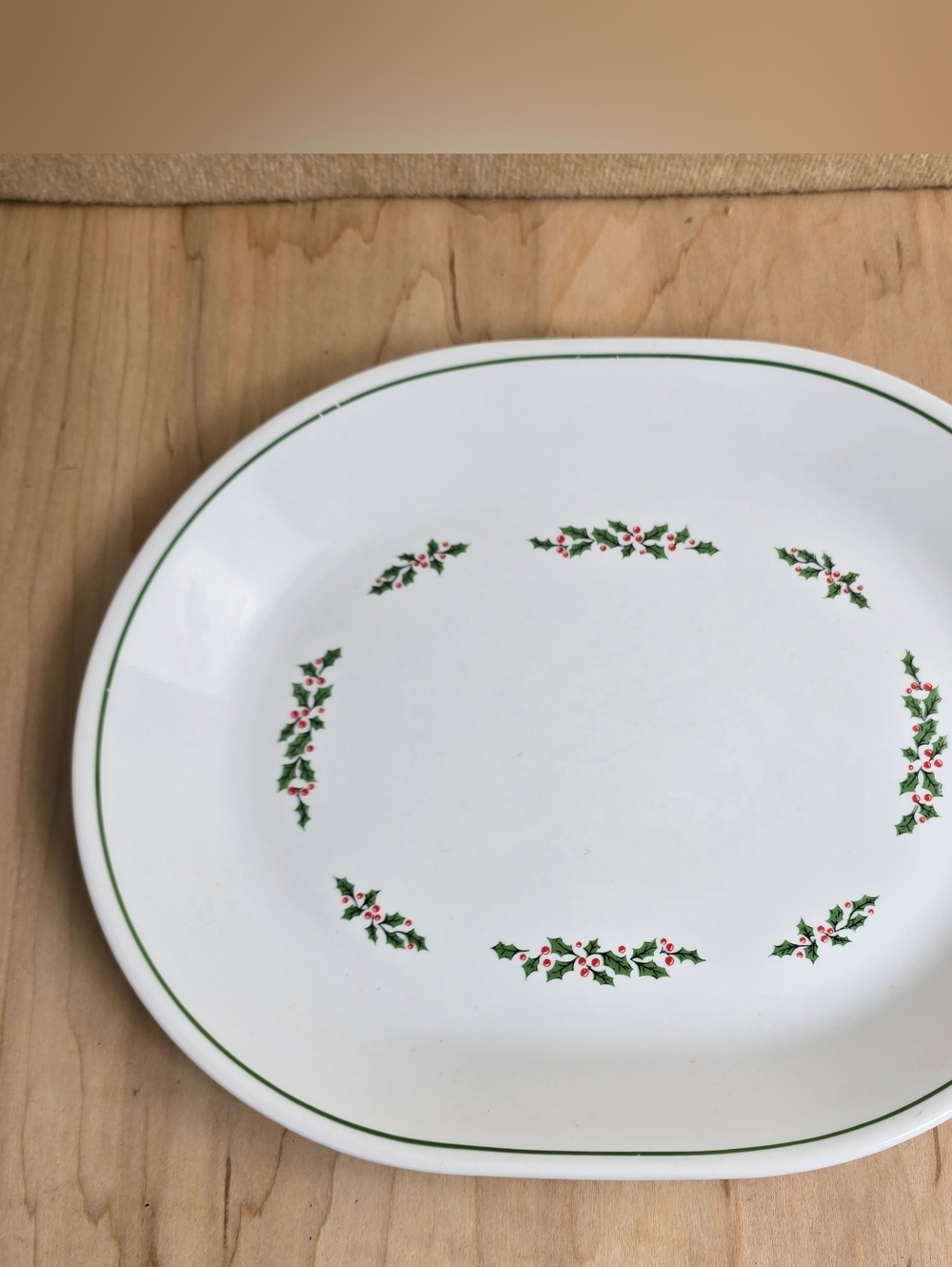 Corning Corelle Holly Day 12x10 Oval Serving Platter Holly Berries Christmas USA